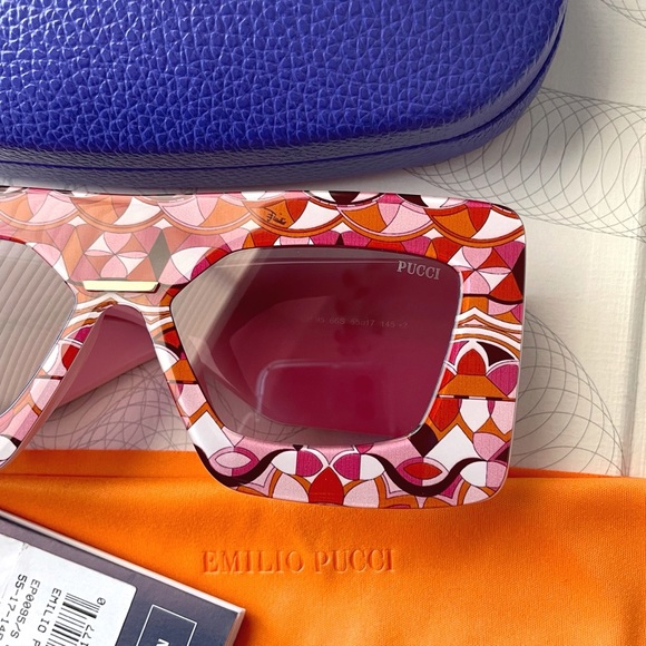 💥SOLD💥 EMILIO PUCCI Print Oversized Sunglasses - Picture 3 of 9